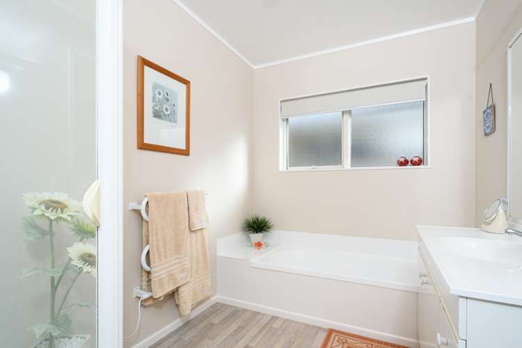 16 Chalmers Close Orewa_15