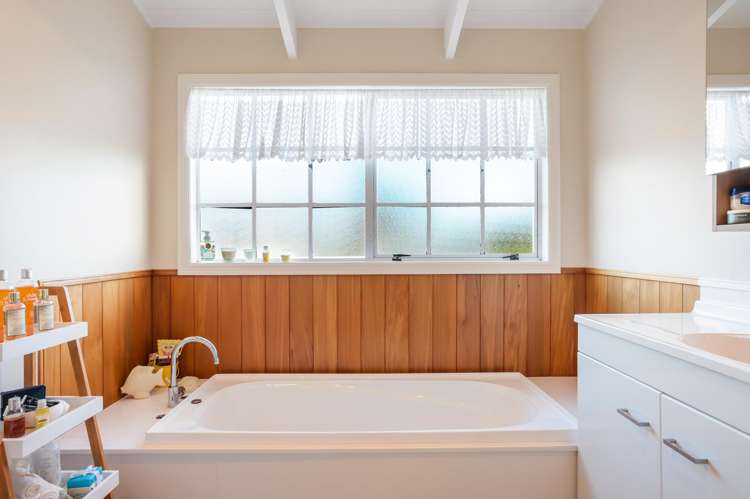 54 Evans Road Glen Eden_16