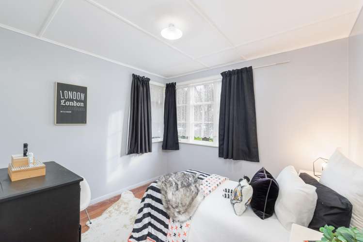 17 Ngata Grove Trentham_9
