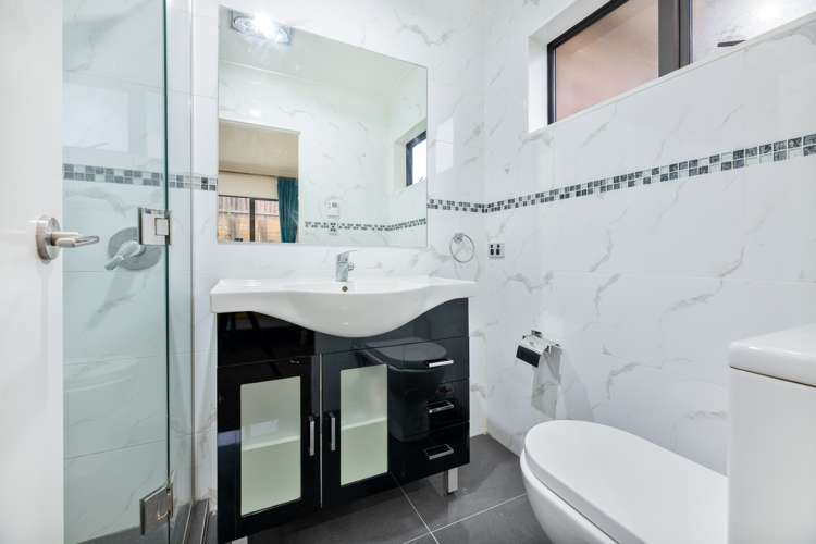 18 Midhurst Avenue Henderson_15