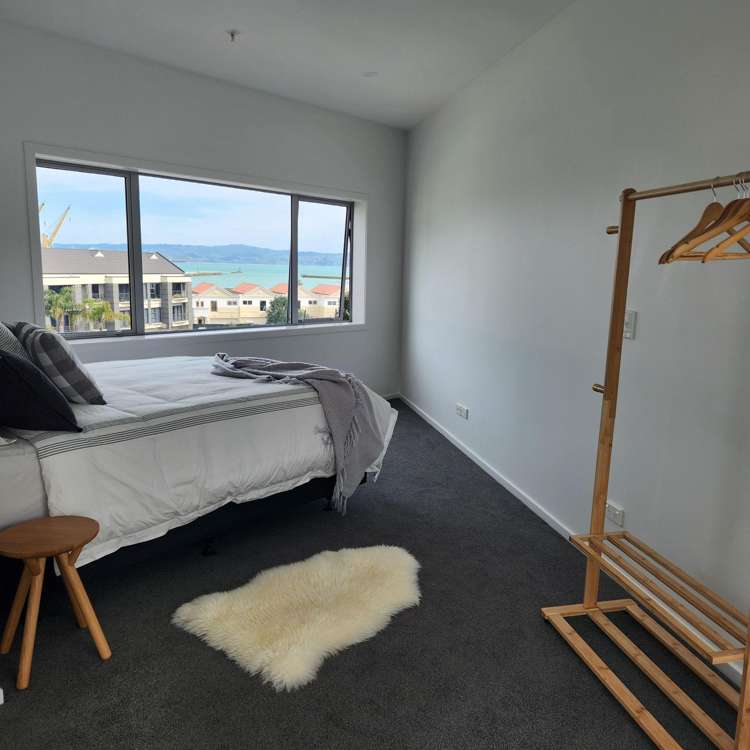 203/4 Reads Quay, Marinaview Gisborne_5