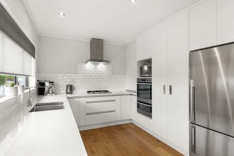 24 Shanaway Rise Hillcrest_14