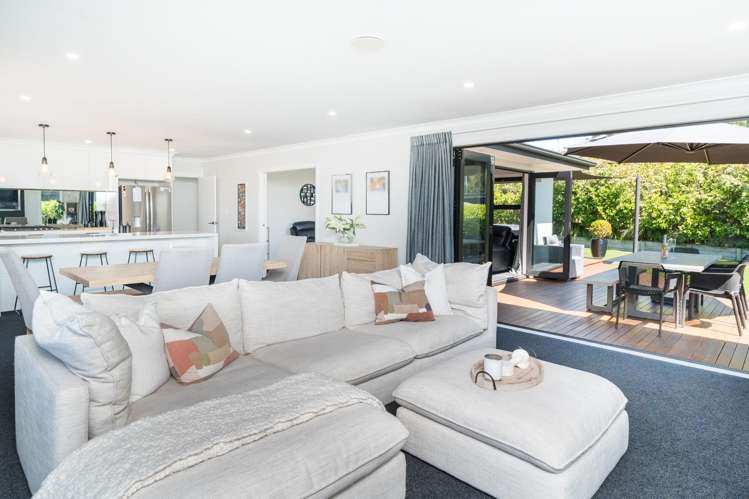19 Coutts Way Fitzherbert_12