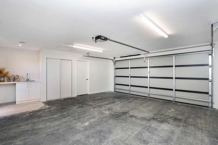 52 Strowan Avenue Elgin_36