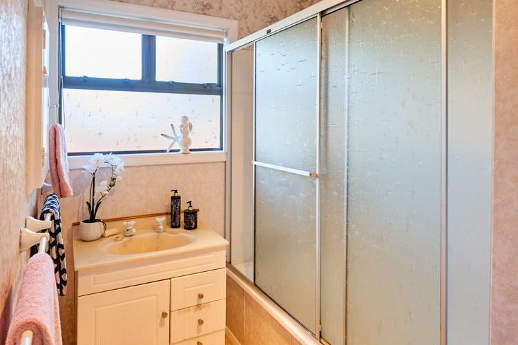 27 Findlay Street Tawa_9