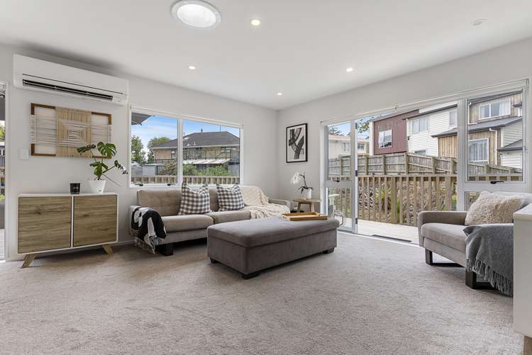 2/58 Botany Road Botany Downs_12