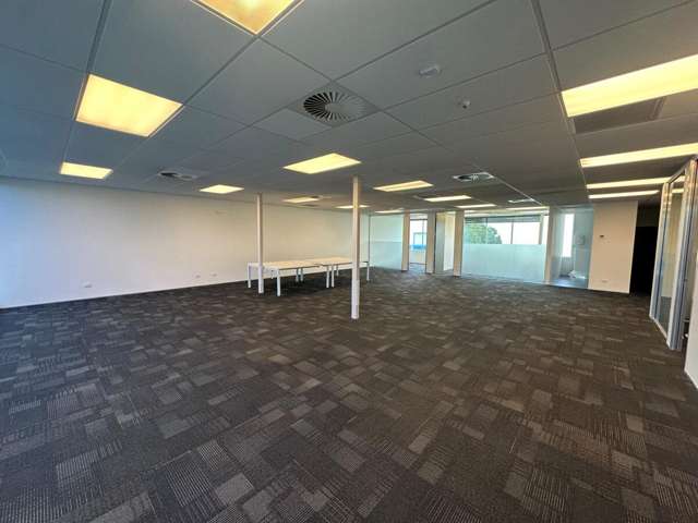 First Floor, 4 Pavilion Drive, Mangere Mangere_4