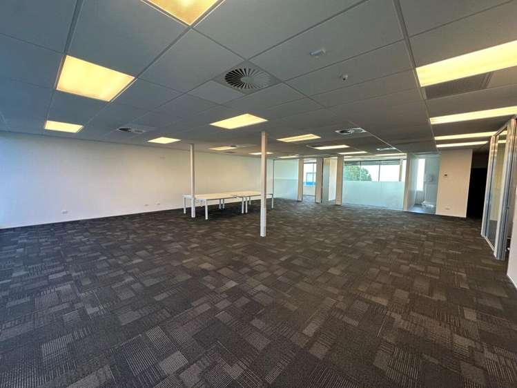 First Floor, 4 Pavilion Drive, Mangere Mangere_4