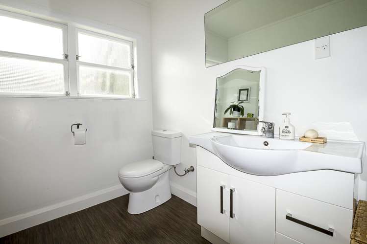 12 Kent Crescent Awapuni_11