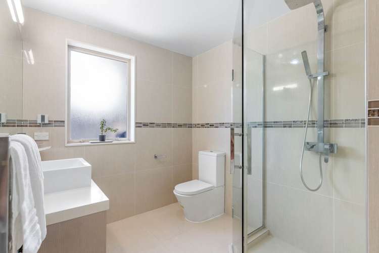 10 Rosewell Crescent Flat Bush_23