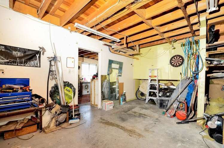 1 Wakeling Avenue Te Atatu South_17