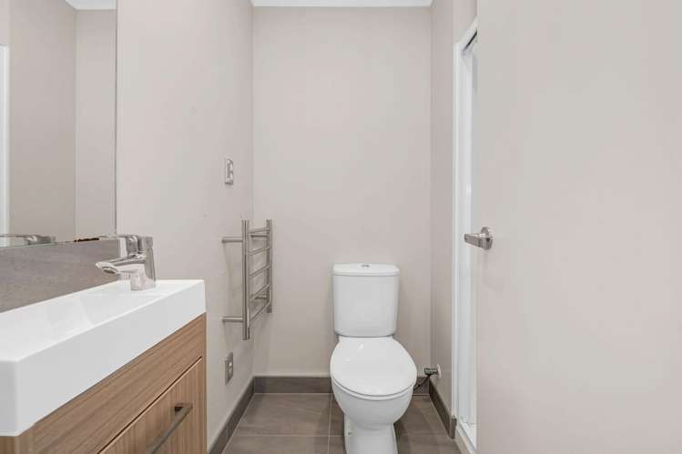 6 Panakenake Way Flat Bush_21