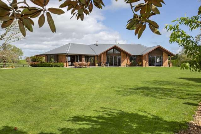 Modern Country Lifestyle on 10 Hectares