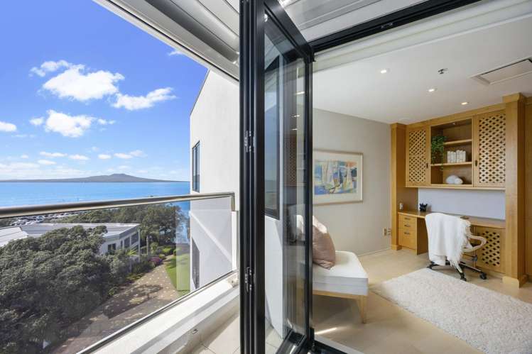 6b/173 Hurstmere Road Takapuna_26
