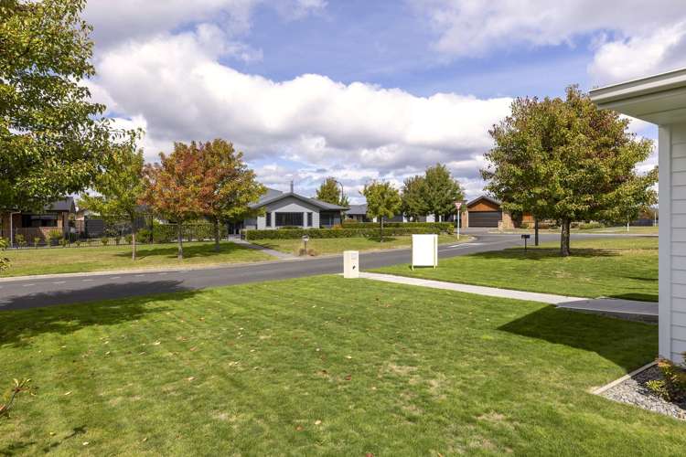 18 Maison Way Rangatira Park_18