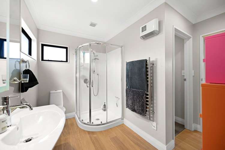 54 Ellerslie Avenue Chedworth_17