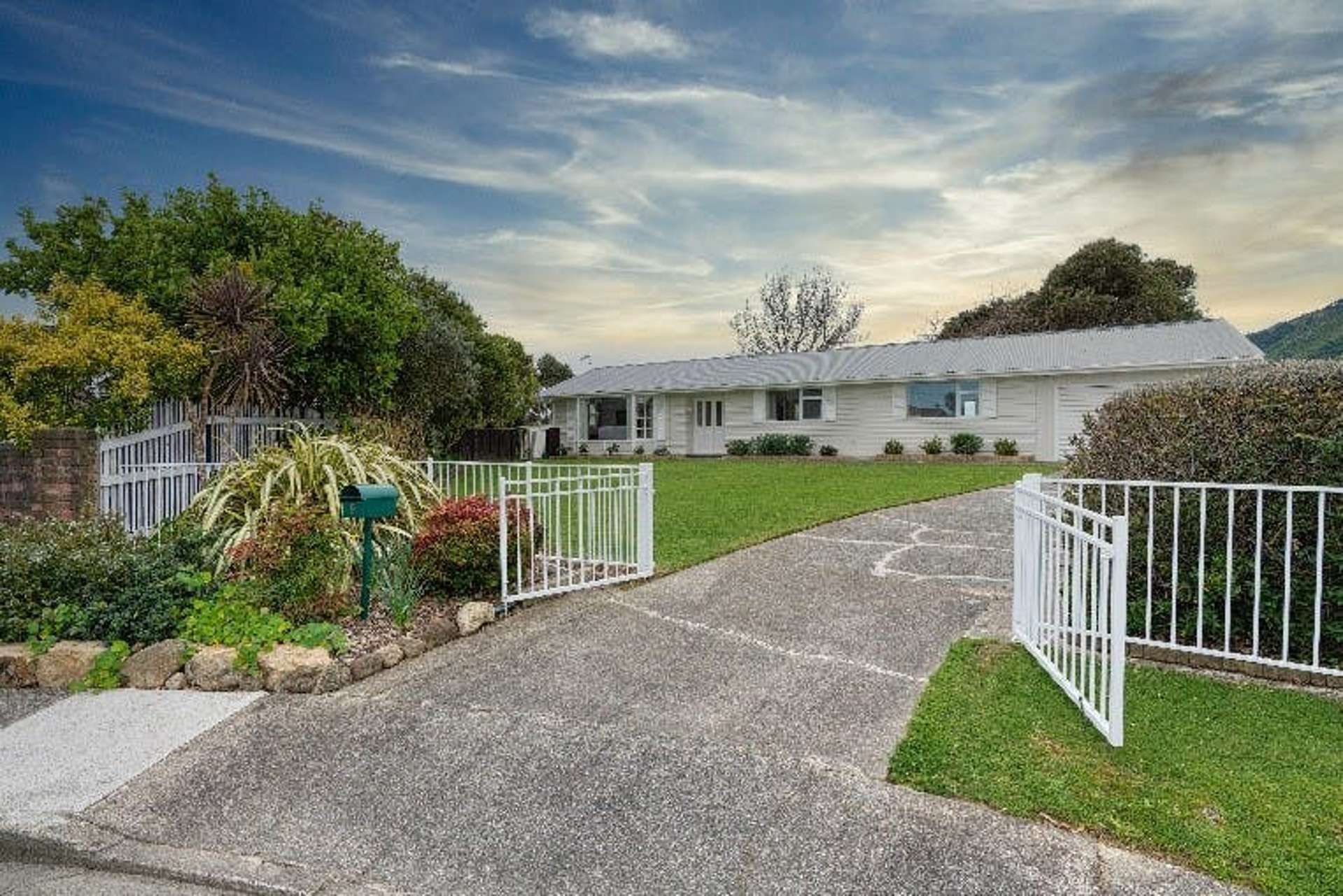 9 Lesley Grove Waikanae_0