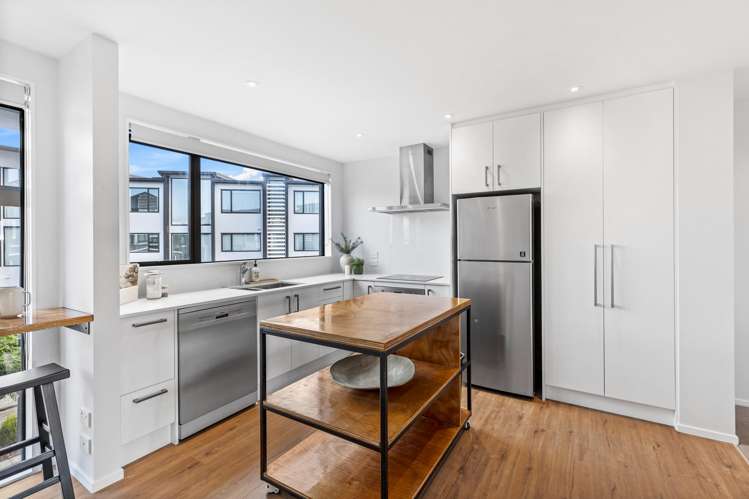 18 Memorial Park Lane Hobsonville_9