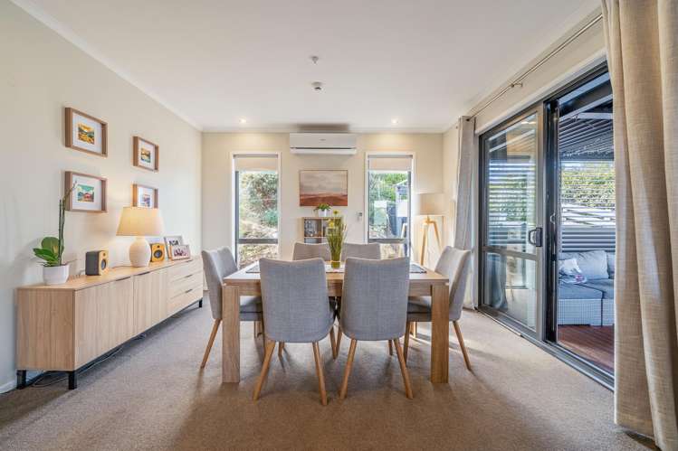 27 Percy Kinsman Crescent Riverstone Terraces_12