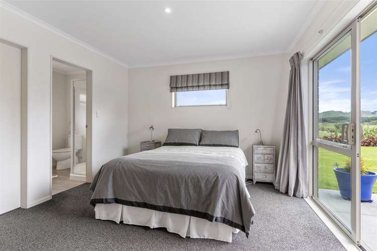 13 Reel Road Athenree_10