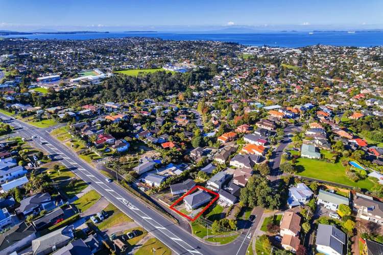 727 East Coast Road Browns Bay_1