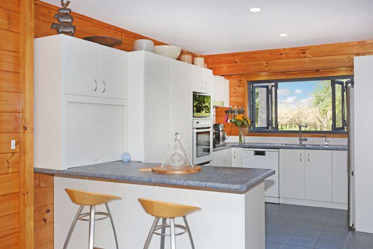 87 Pukeoware Road Waiuku_16