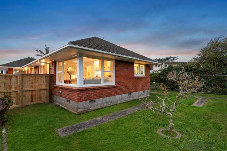 1 and 2/34 Evelyn Place Hillcrest_3