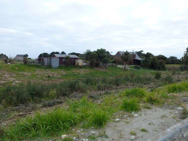 254 Coulson Road Paroa_15