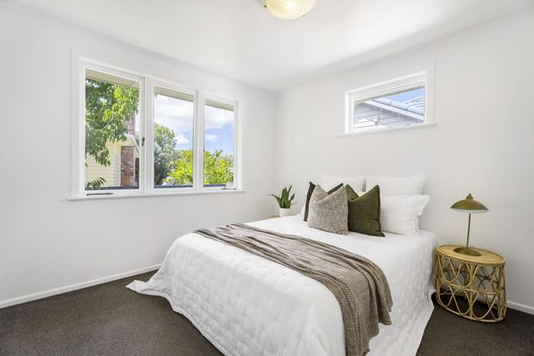 100 Cobham Crescent Kelston_8