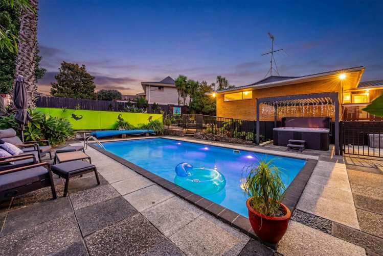 7 Tyrian Close Half Moon Bay_54