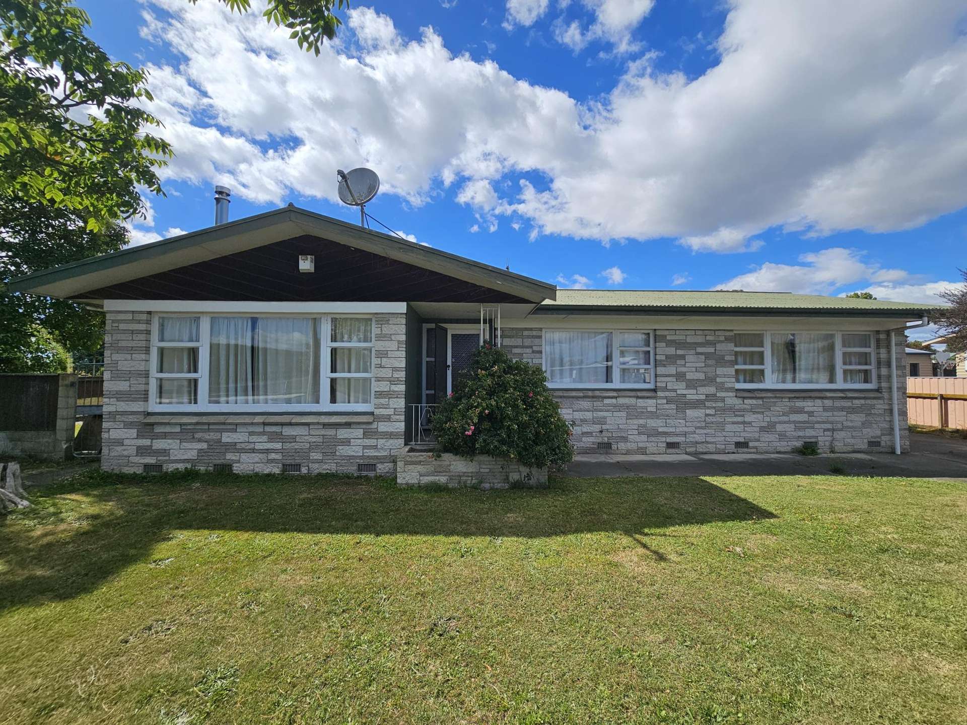 1217 Willowpark Road North Mayfair_0