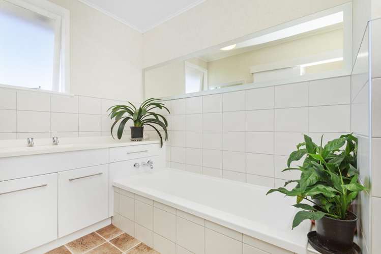 10 Hallewell Crescent Johnsonville_12