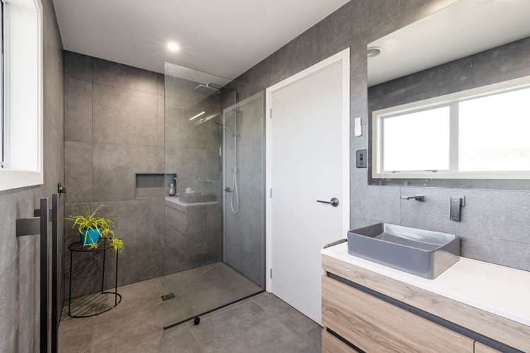 17 Taksan Place Pukete_12