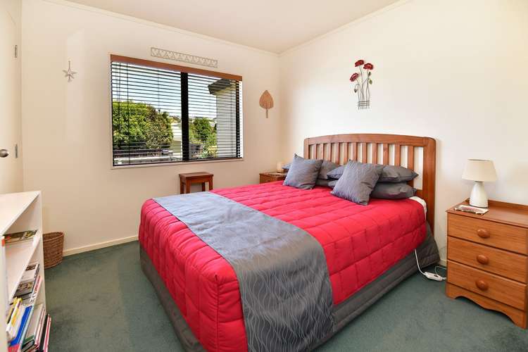 2/8 Knott Road Stanmore Bay_8