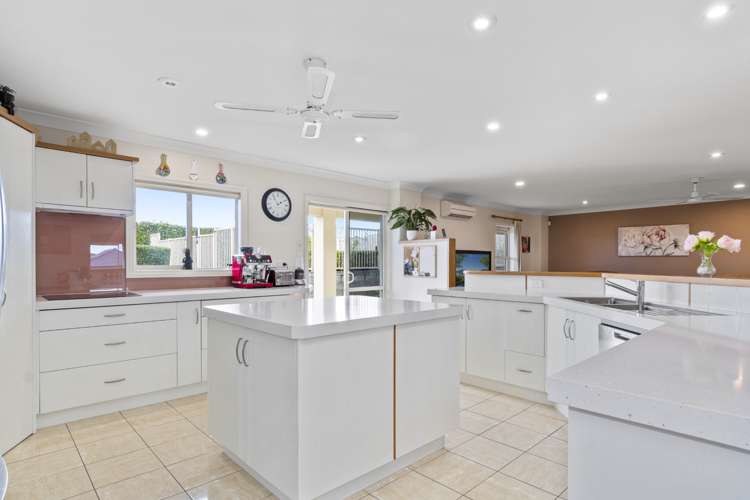 10 Aurora Avenue Welcome Bay_11