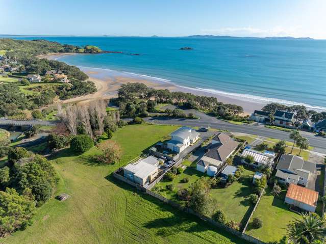 Superbly located, spacious + great extras