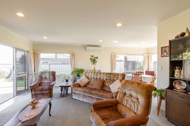 8 Ellerslie Place Taradale_2