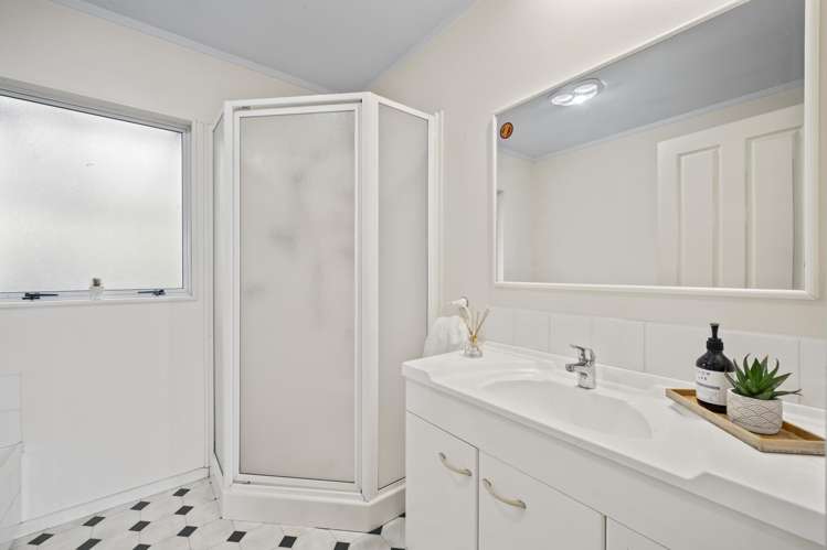 45 Carillon Place Massey_17