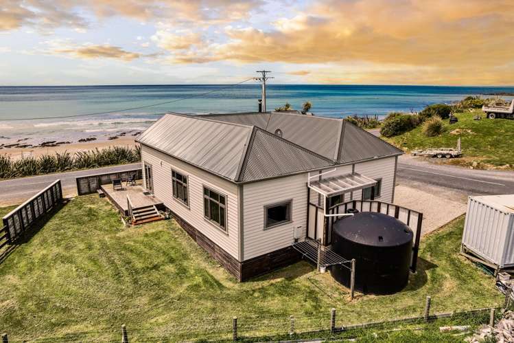 2 Wood Street Kaka Point_19