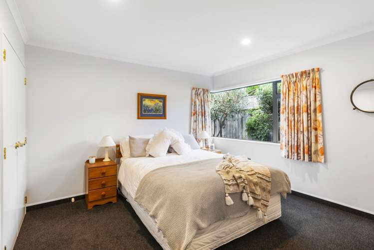 2 Sams Way Raumati South_14