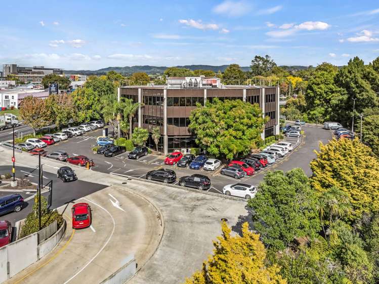 6 Alderman Drive Henderson_3