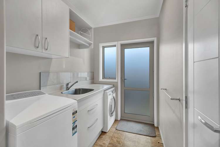 2 Manurau Crescent Merrilands_24