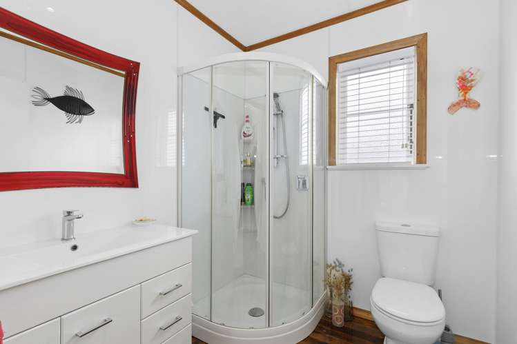 17 Burden Avenue Wainuiomata_14