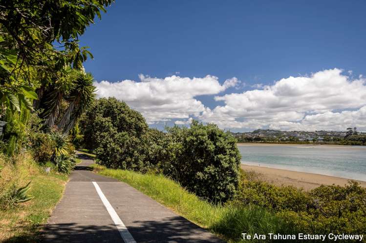 7D Edgewater Grove Orewa_18