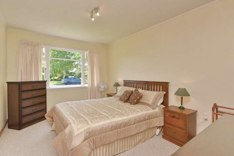 76 High Street Leeston_11