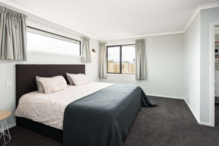 11 Harvard Road Burleigh_9