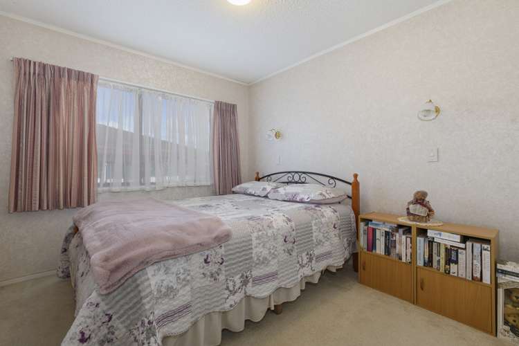4 Edith Way Matua_10