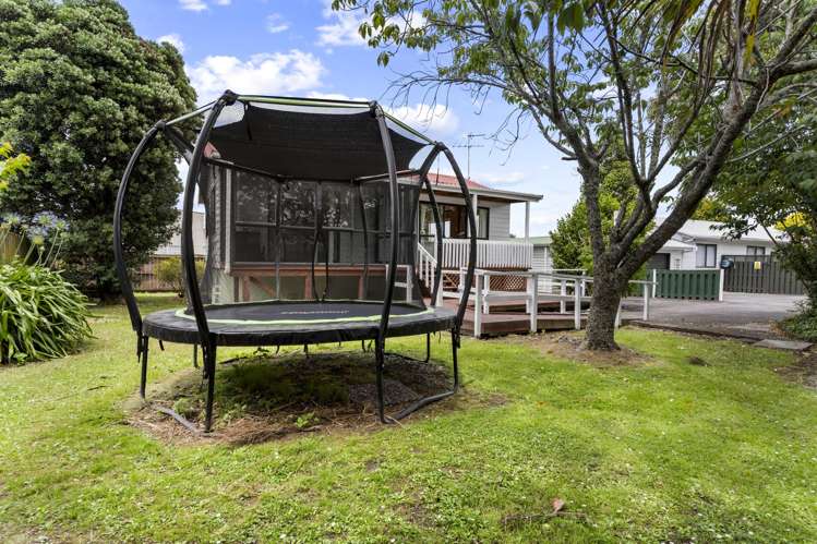 2/4 Campbell Place Papakura_13