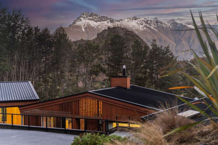 18 Falcon Heights Mount Creighton_23