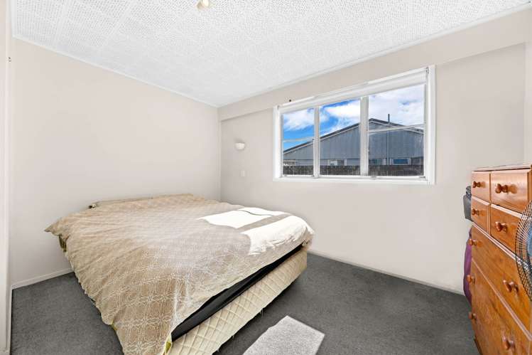 8 Goad Crescent Hillsborough_27